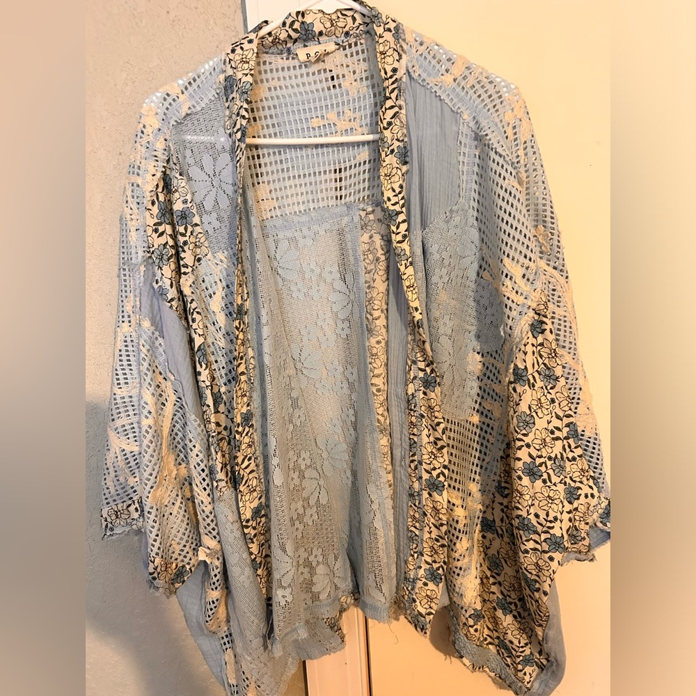 POL Baby Blue, Floral, Lace Kimono Cardigan - Small (oversized and Flowy)